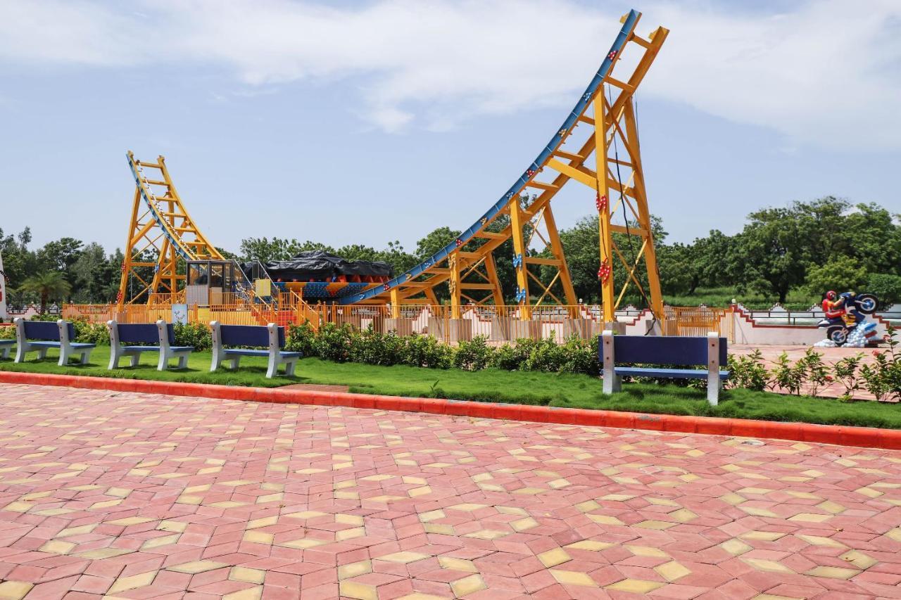 Capital O 49279 Chhab Chhaba Chhab Water Fun Park & Resort Damka Esterno foto